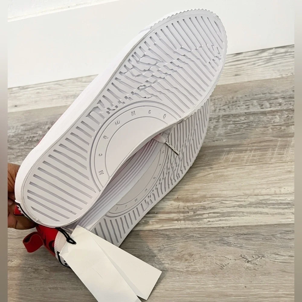 MCQ By Alexander McQueen Swallow Sneaker (unisex)